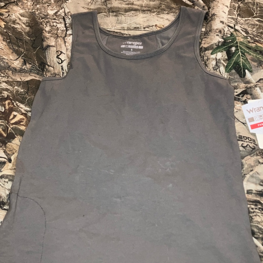 NWT wrangler woman’s small work tank